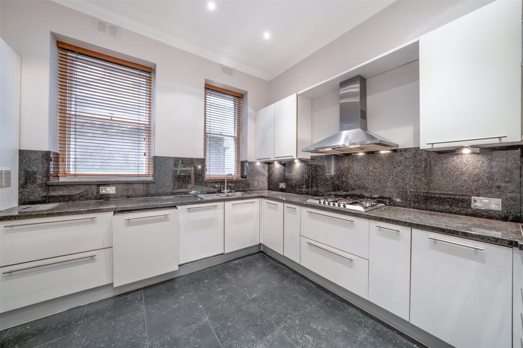 2 bed 1st Floor Flat for rent in London. From John D Wood & Co - Earls Court