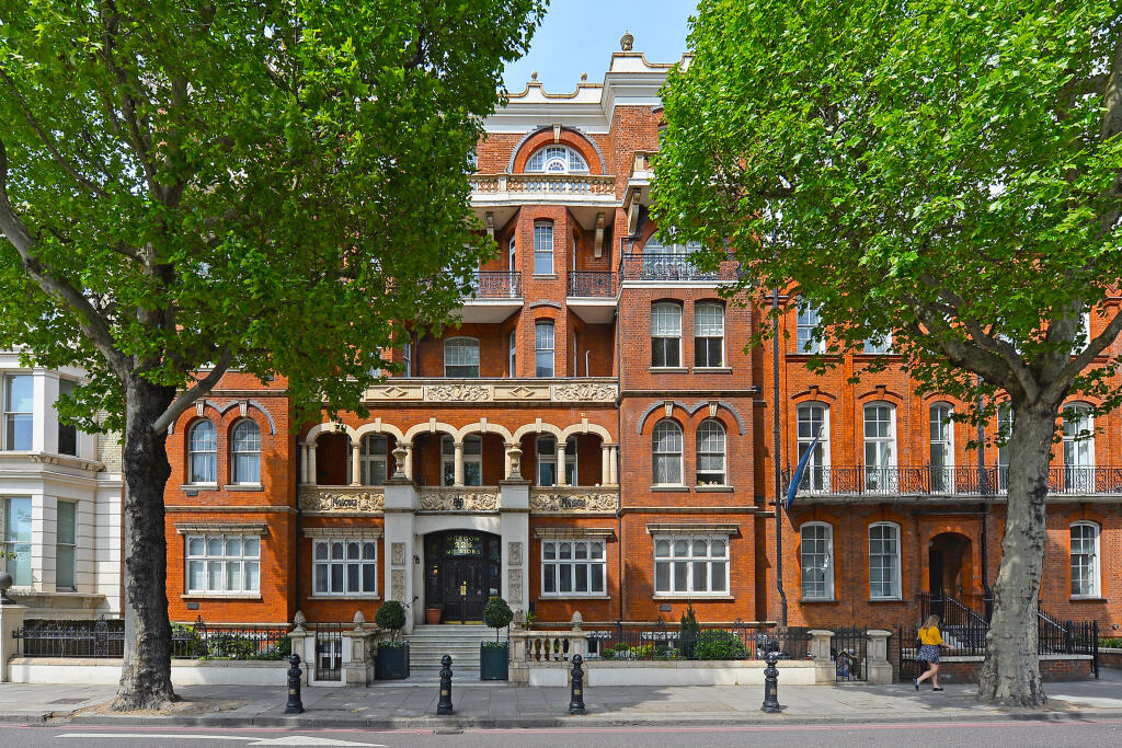 1 bed 1st Floor Flat for rent in Kensington. From John D Wood & Co - Earls Court
