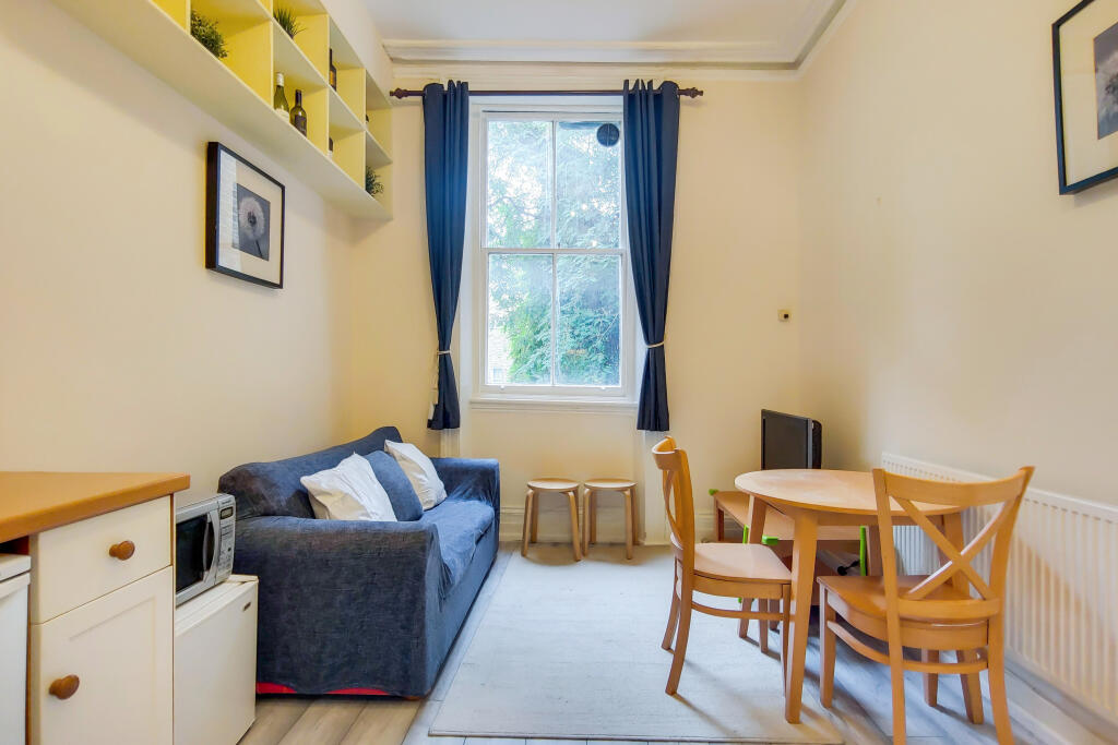 2 bed 1st Floor Flat for rent in London. From John D Wood & Co - Earls Court