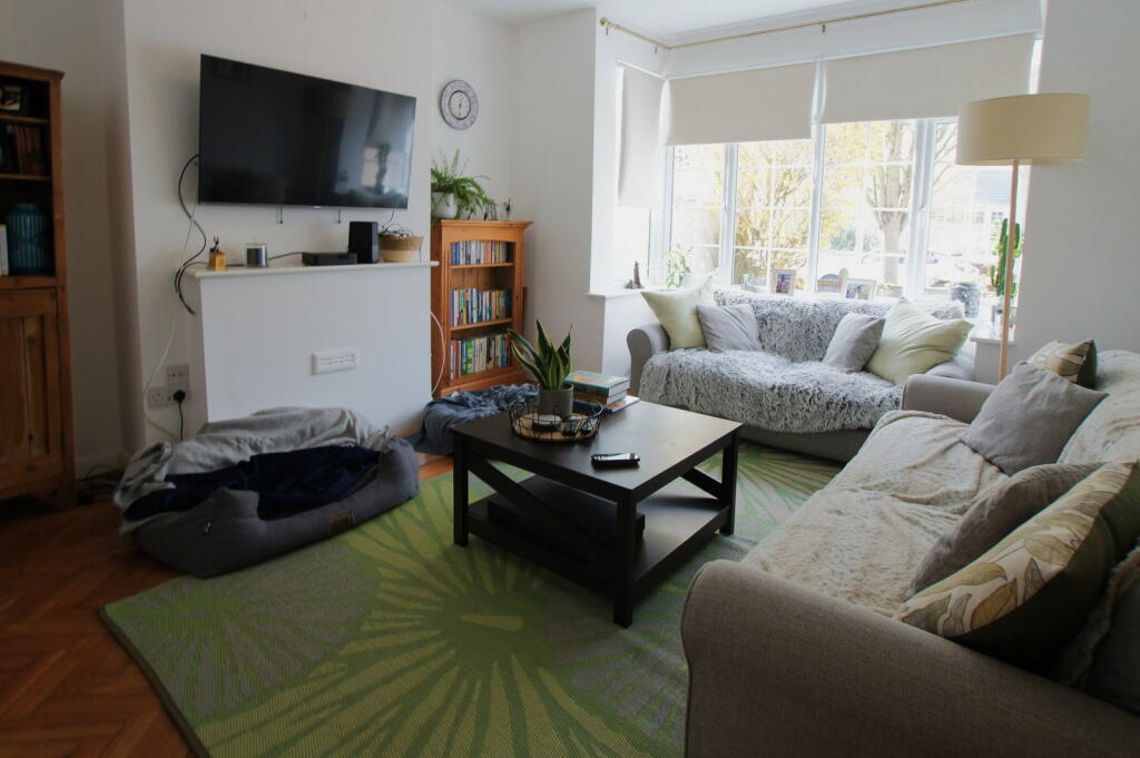 3 bed Mid Terraced House for rent in Wandsworth. From John Dean - London