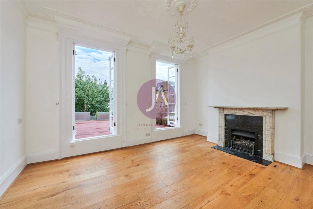 2 bed Mews for rent in Camden Town. From Jonathan Arron Residential