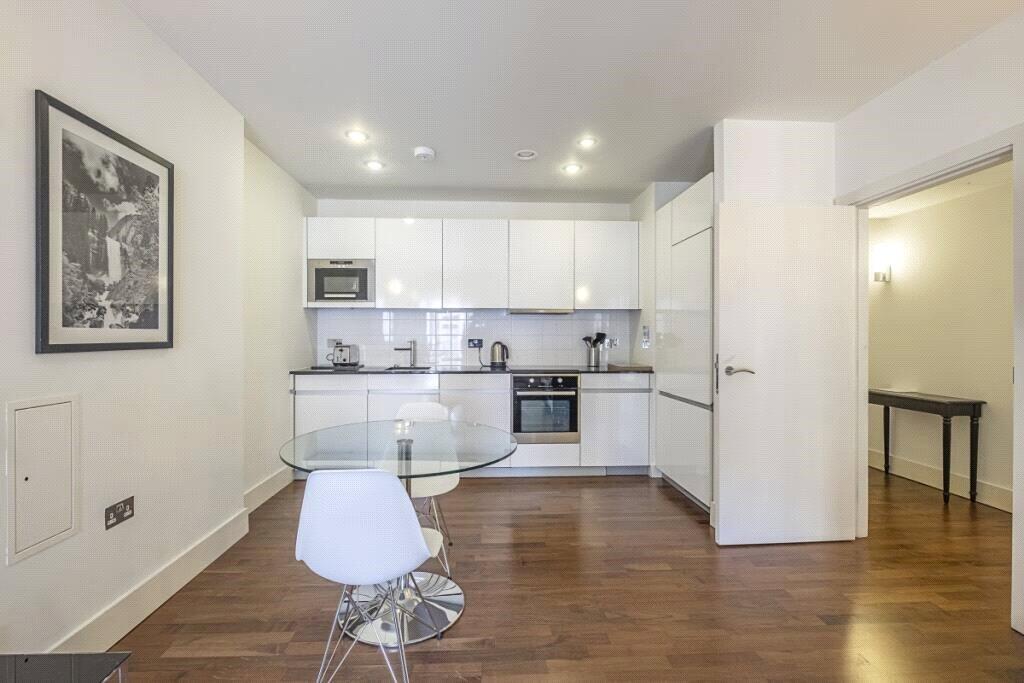 2 bed Apartment for rent in Camden Town. From Jonathan Arron Residential