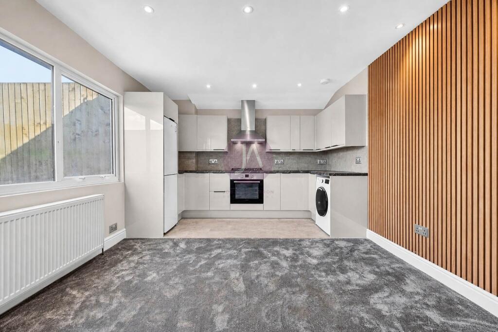 2 bed Apartment for rent in Hendon. From Jonathan Arron Residential