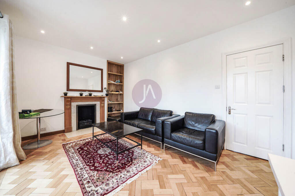 3 bed Apartment for rent in Paddington. From Jonathan Arron Residential