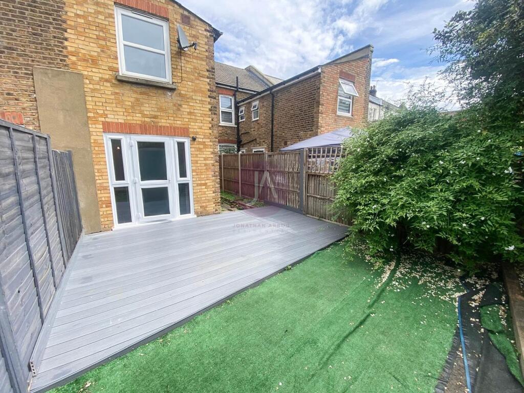 1 bed Apartment for rent in Willesden. From Jonathan Arron Residential 1 bed Apartment for rent in Willesden. From Jonathan Arron Residential