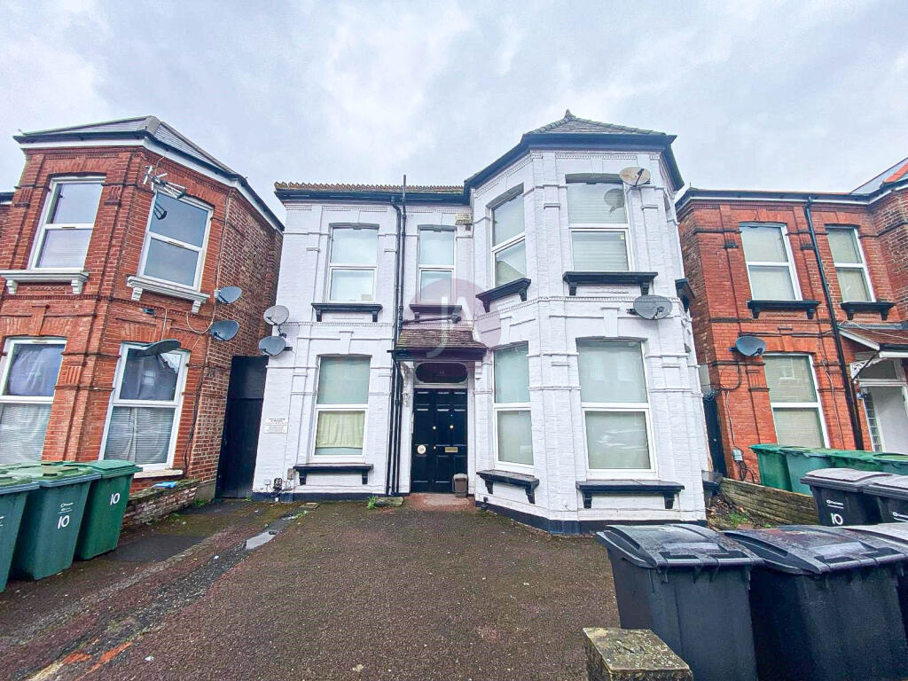 4 bed Apartment for rent in London. From Jonathan Arron Residential