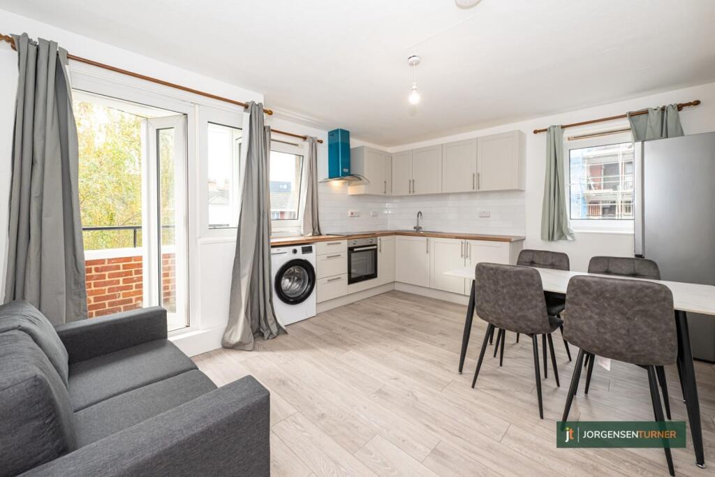4 bed 1st Floor Flat for rent in Stepney. From Jorgensen Turner
