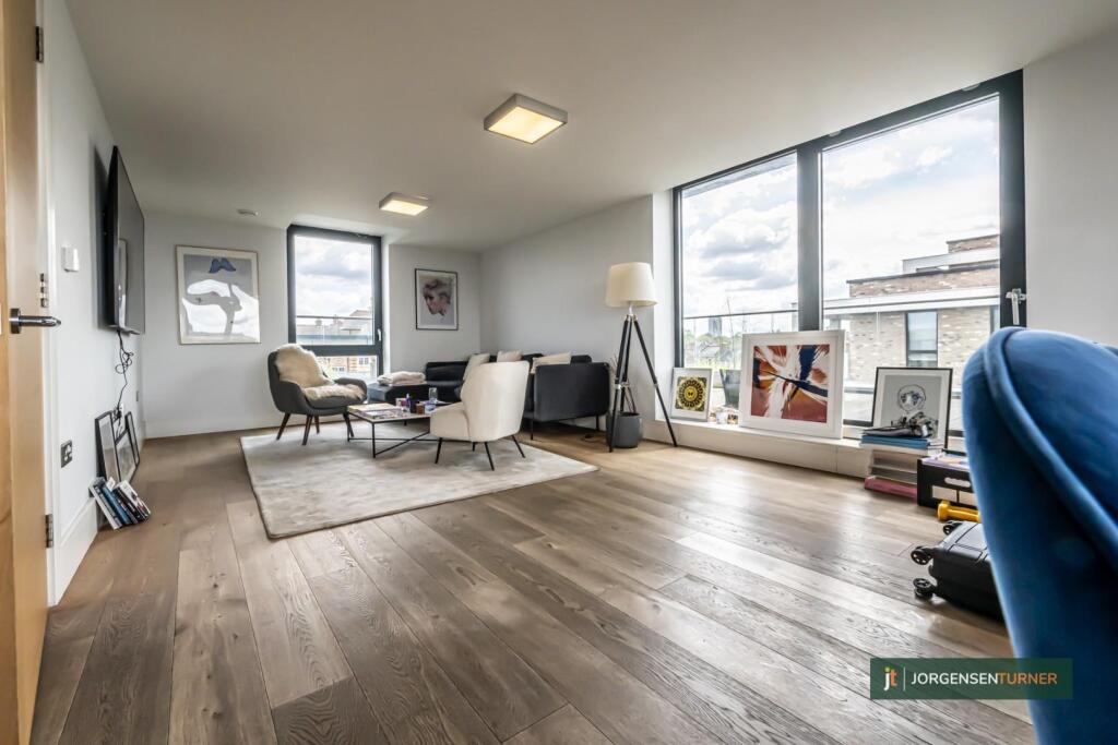 3 bed 1st Floor Flat for rent in Paddington. From Jorgensen Turner 3 bed 1st Floor Flat for rent in Paddington. From Jorgensen Turner