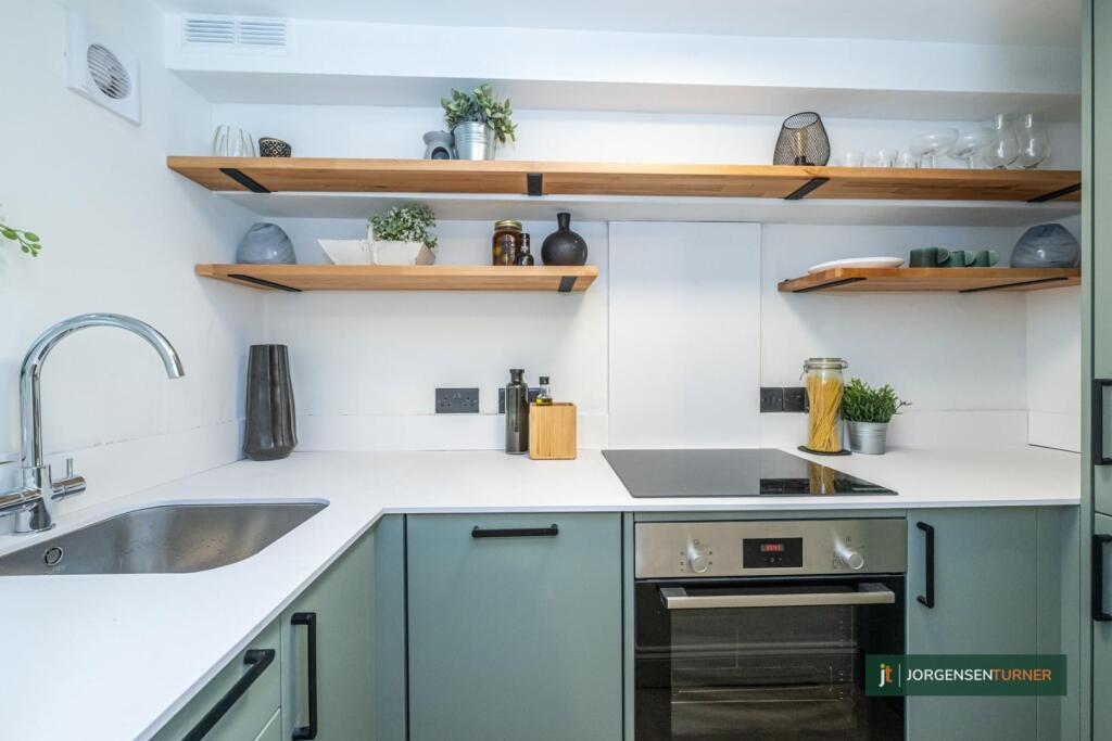 2 bed 1st Floor Flat for rent in Paddington. From Jorgensen Turner