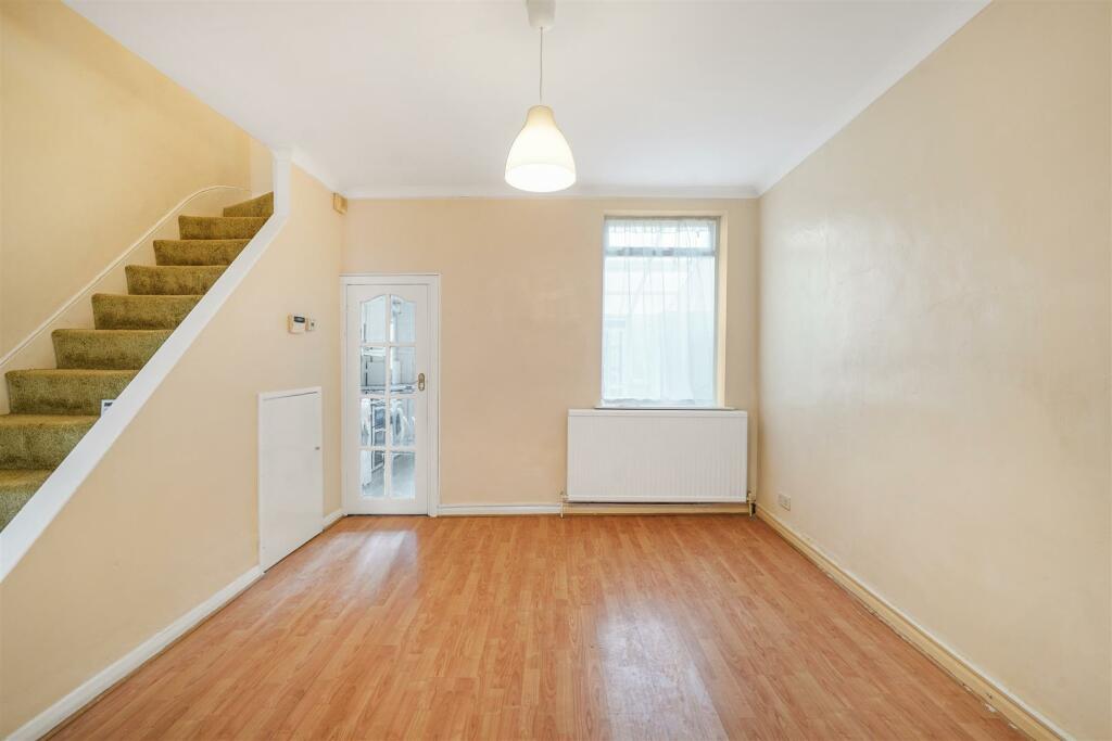 2 bed Mid Terraced House for rent in London. From Jukes & Co Estate Agents - South Norwood