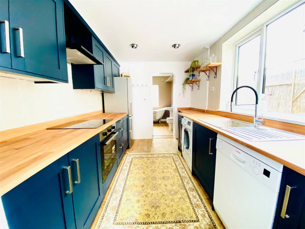 3 bed Mid Terraced House for rent in London. From Jukes & Co Estate Agents - South Norwood