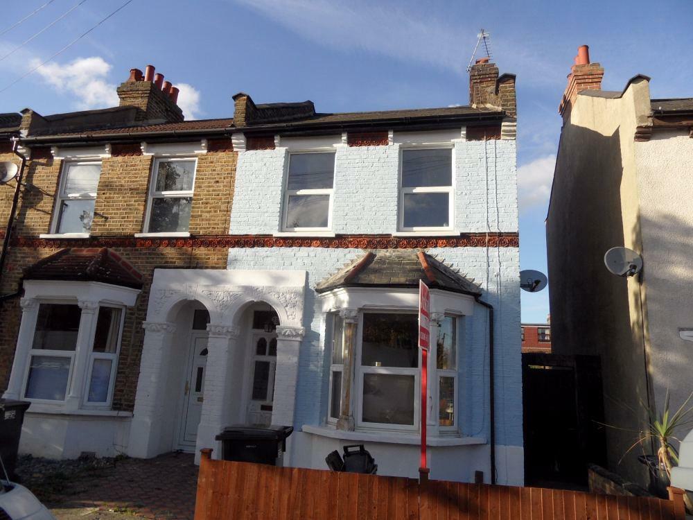 2 bed End Terraced House for rent in Penge. From Jukes & Co Estate Agents - South Norwood