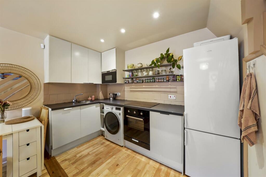 1 bed Maisonette for rent in London. From Jukes & Co Estate Agents - South Norwood