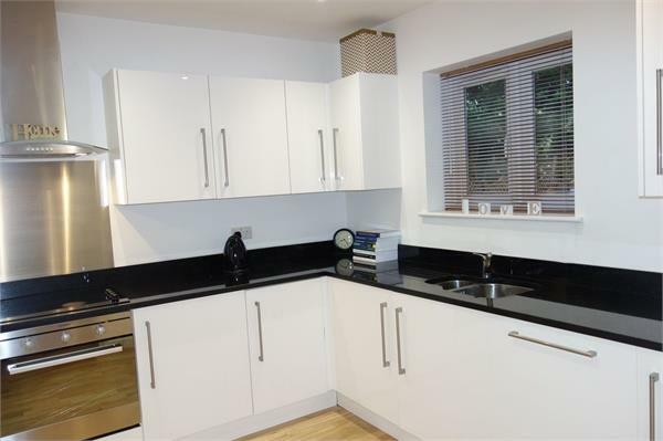 3 bed Semi-Detached House for rent in London. From Jukes & Co Estate Agents - South Norwood