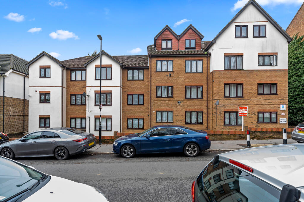 2 bed 1st Floor Flat for rent in Penge. From Jukes & Co Estate Agents - South Norwood 2 bed 1st Floor Flat for rent in Penge. From Jukes & Co Estate Agents - South Norwood