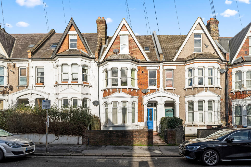 1 bed 1st Floor Flat for rent in Penge. From Jukes & Co Estate Agents - South Norwood
