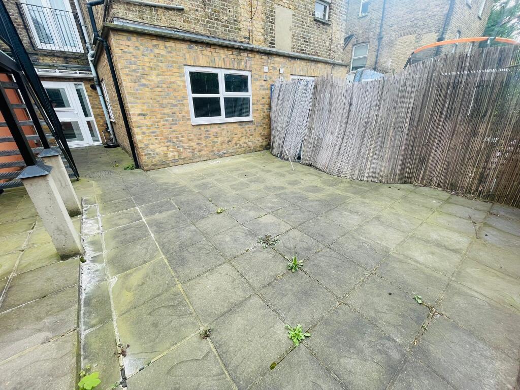 2 bed 1st Floor Flat for rent in Croydon. From Jukes & Co Estate Agents - South Norwood