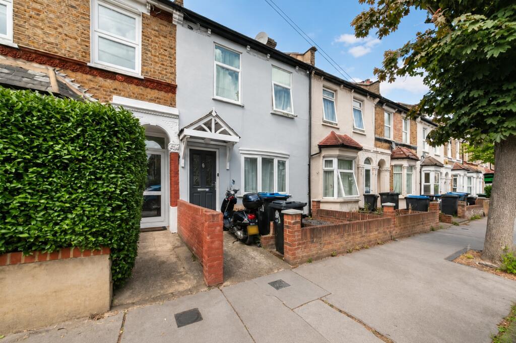 2 bed Semi Detached for rent in Penge. From Jukes & Co Estate Agents - South Norwood