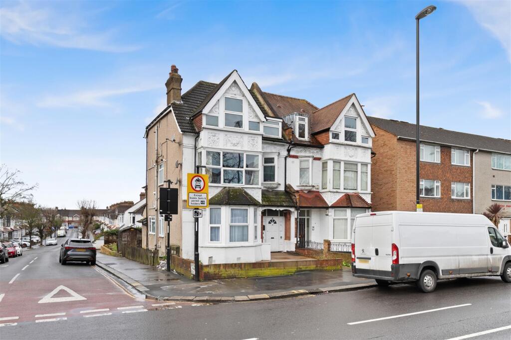 2 bed 1st Floor Flat for rent in Penge. From Jukes & Co Estate Agents - South Norwood 2 bed 1st Floor Flat for rent in Penge. From Jukes & Co Estate Agents - South Norwood