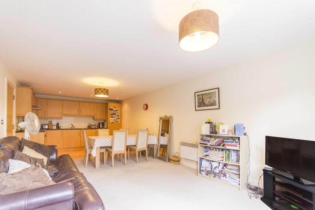 2 bed 1st Floor Flat for rent in Clapham. From Keating Estates - Clapham 2 bed 1st Floor Flat for rent in Clapham. From Keating Estates - Clapham