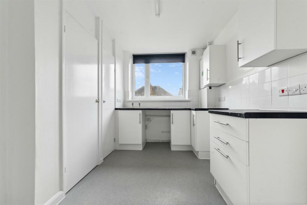 4 bed Flat for rent in London. From Keating Estates Ltd