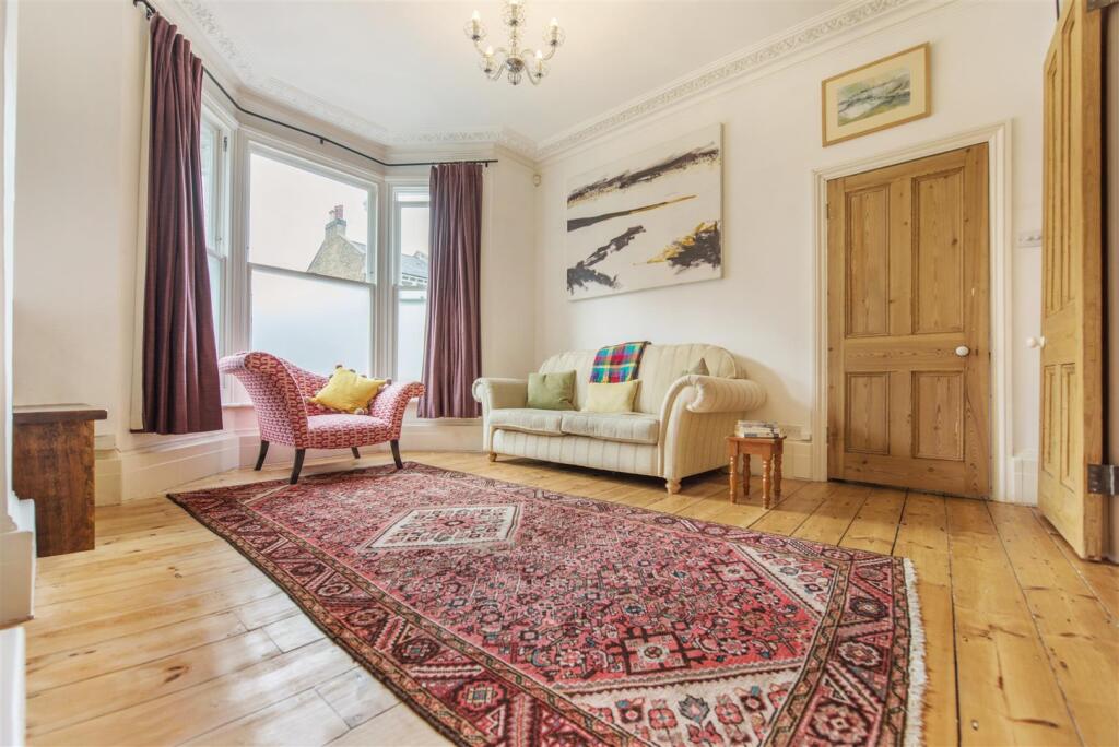 4 bed Detached for rent in Clapham. From Keating Estates - Brixton