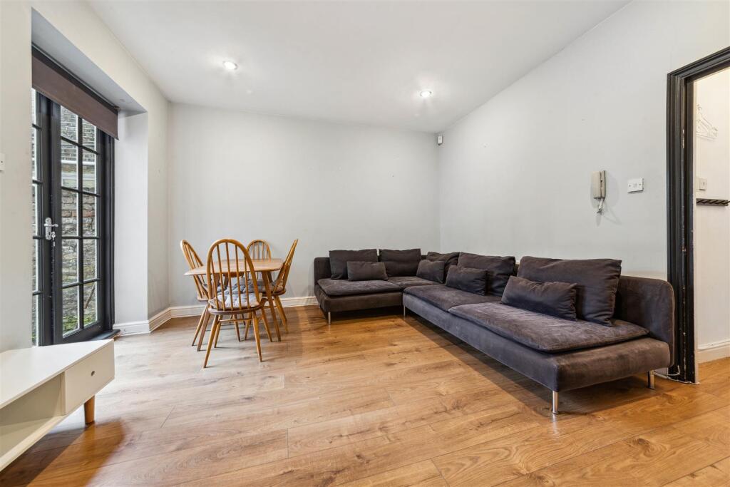 2 bed 1st Floor Flat for rent in Clapham. From Keating Estates - Brixton