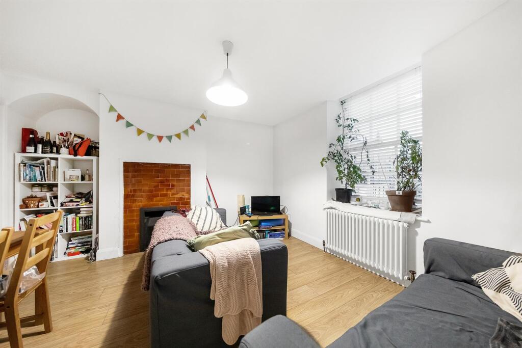 2 bed 1st Floor Flat for rent in Streatham. From Keating Estates - Herne Hill