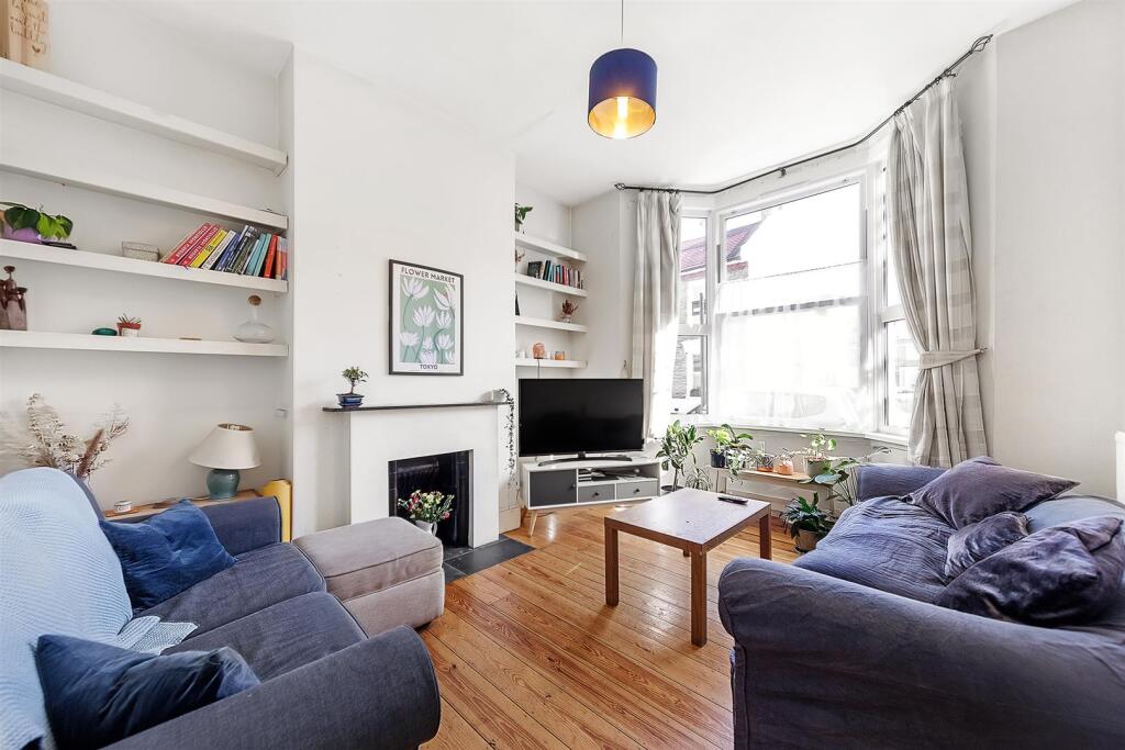 4 bed Mid Terraced House for rent in Streatham. From Keating Estates - Herne Hill 4 bed Mid Terraced House for rent in Streatham. From Keating Estates - Herne Hill