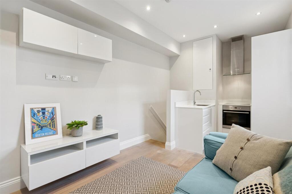 1 bed 1st Floor Flat for rent in London. From Keating Estates - Herne Hill