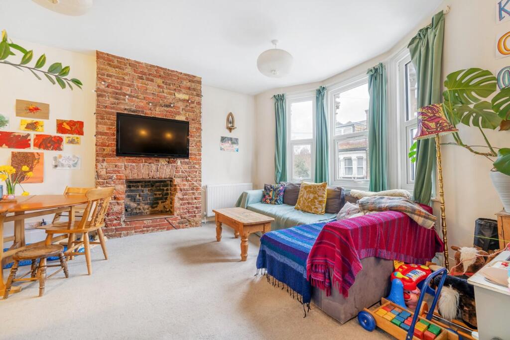 2 bed 1st Floor Flat for rent in Clapham. From Keating Estates - Herne Hill 2 bed 1st Floor Flat for rent in Clapham. From Keating Estates - Herne Hill
