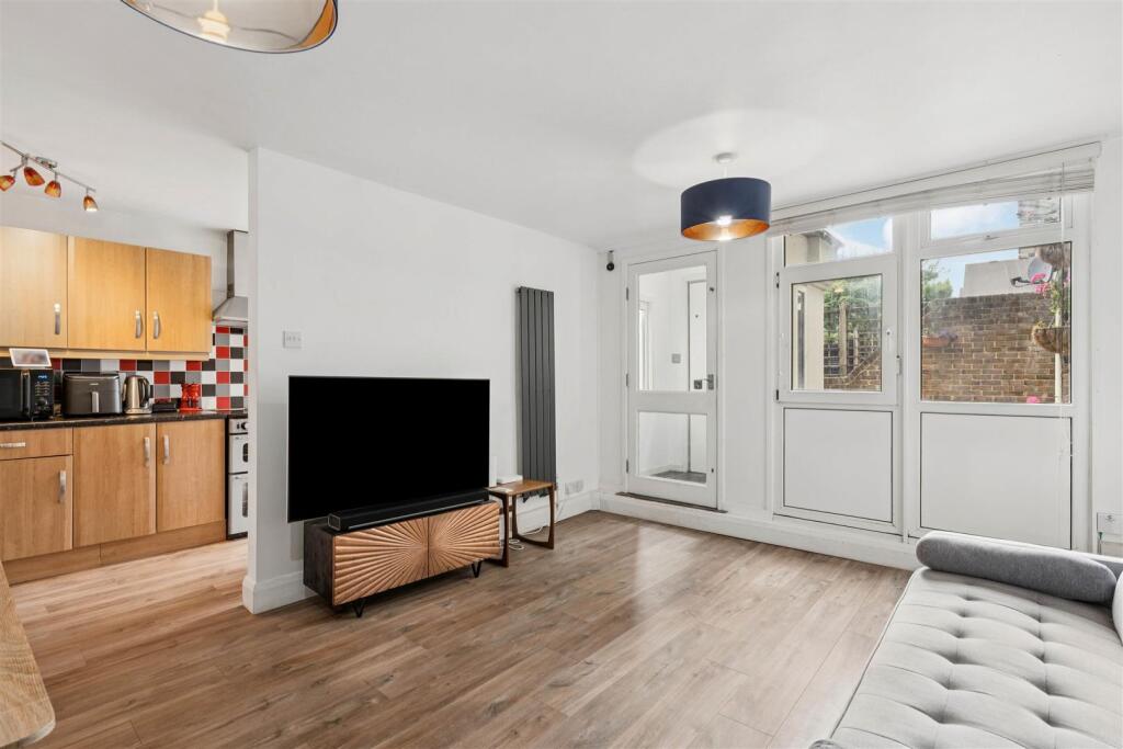 2 bed 1st Floor Flat for rent in London. From Keating Estates - Herne Hill 2 bed 1st Floor Flat for rent in London. From Keating Estates - Herne Hill