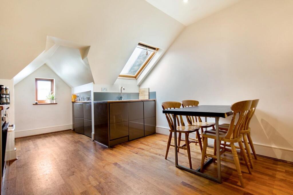 2 bed 1st Floor Flat for rent in Clapham. From Keating Estates - Herne Hill 2 bed 1st Floor Flat for rent in Clapham. From Keating Estates - Herne Hill