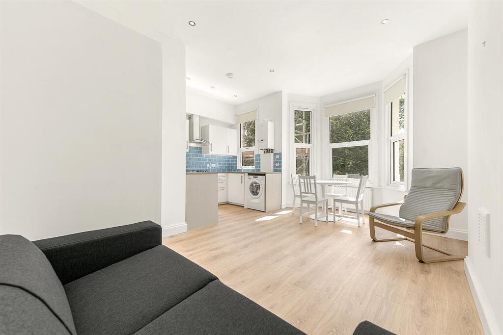 2 bed 1st Floor Flat for rent in Streatham. From Keating Estates - Herne Hill 2 bed 1st Floor Flat for rent in Streatham. From Keating Estates - Herne Hill