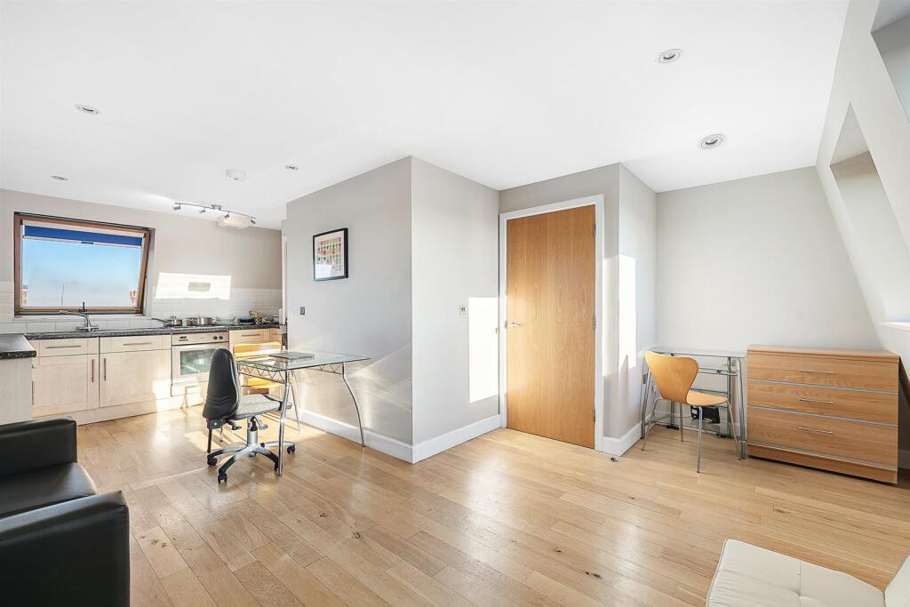 2 bed 1st Floor Flat for rent in Camberwell. From Keating Estates - Herne Hill