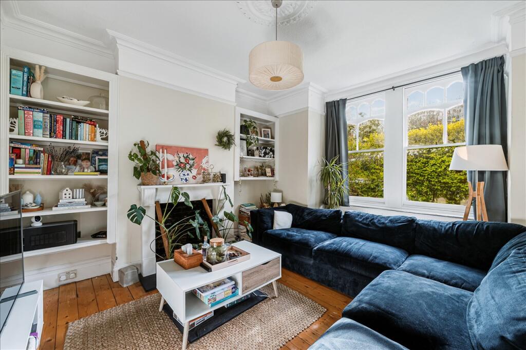 2 bed 1st Floor Flat for rent in Hammersmith. From Kerr and Co - Shepherds Bush & Hammersmith 2 bed 1st Floor Flat for rent in Hammersmith. From Kerr and Co - Shepherds Bush & Hammersmith