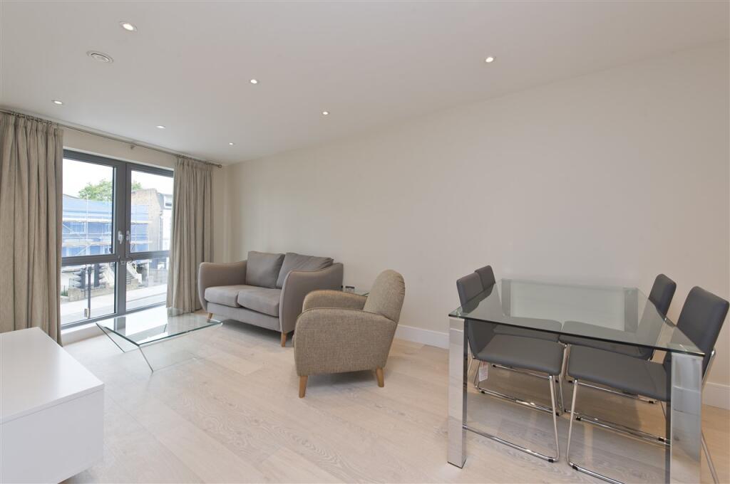 2 bed 1st Floor Flat for rent in Hammersmith. From Kerr and Co - Shepherds Bush & Hammersmith