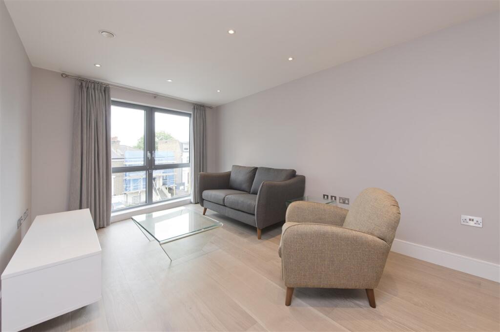 2 bed 1st Floor Flat for rent in Hammersmith. From Kerr and Co - Shepherds Bush & Hammersmith