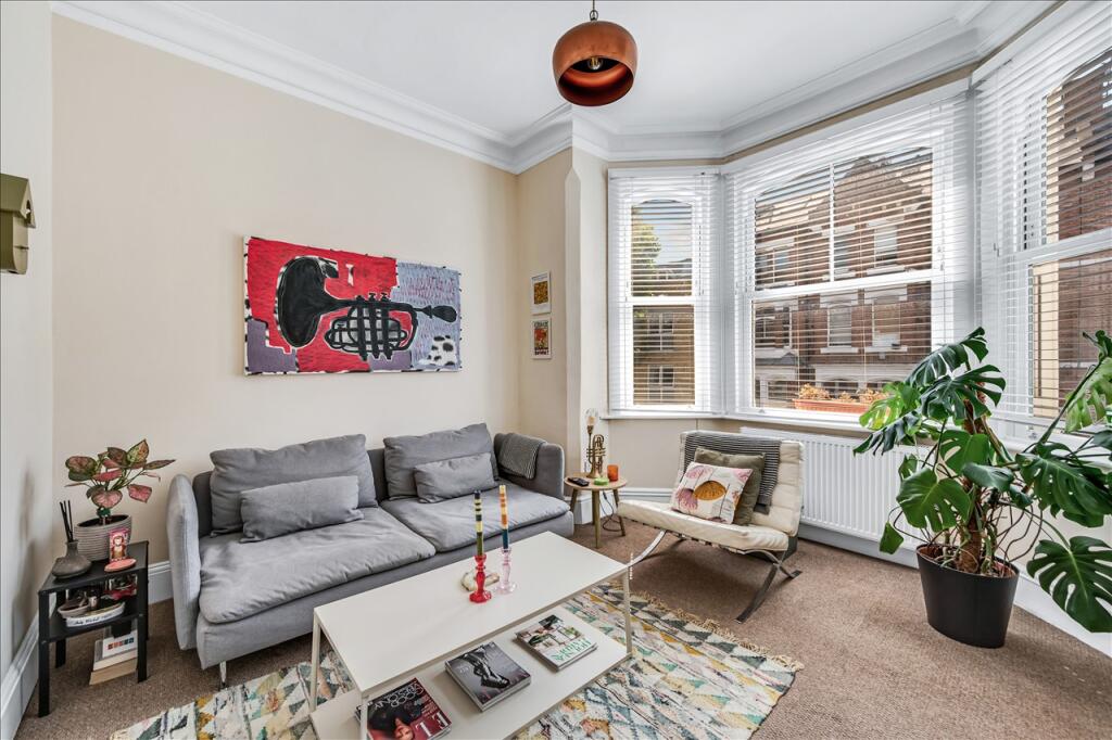 1 bed 1st Floor Flat for rent in Hammersmith. From Kerr and Co - Shepherds Bush & Hammersmith 1 bed 1st Floor Flat for rent in Hammersmith. From Kerr and Co - Shepherds Bush & Hammersmith