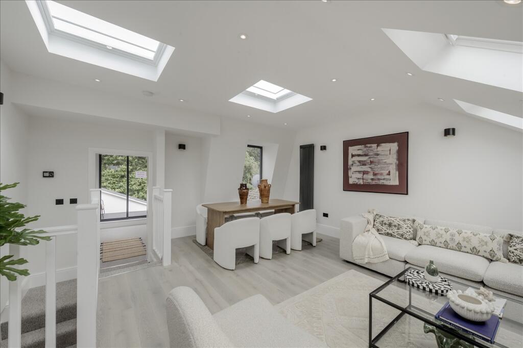 3 bed Annexe for rent in Hammersmith. From Kerr and Co - Shepherds Bush & Hammersmith 3 bed Annexe for rent in Hammersmith. From Kerr and Co - Shepherds Bush & Hammersmith