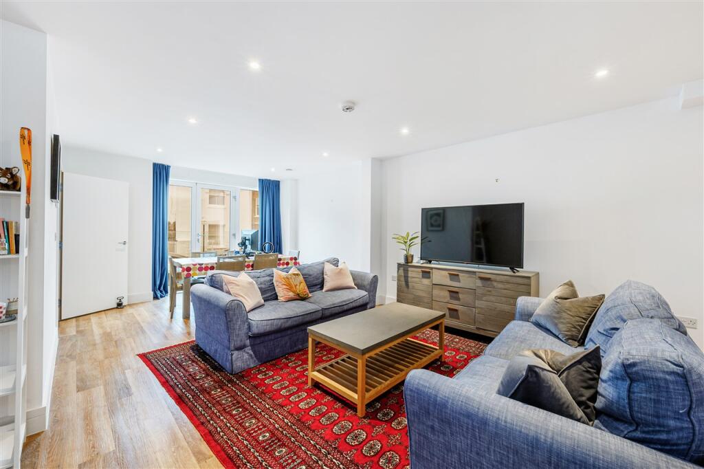 2 bed Annexe for rent in Hammersmith. From Kerr and Co - Shepherds Bush & Hammersmith