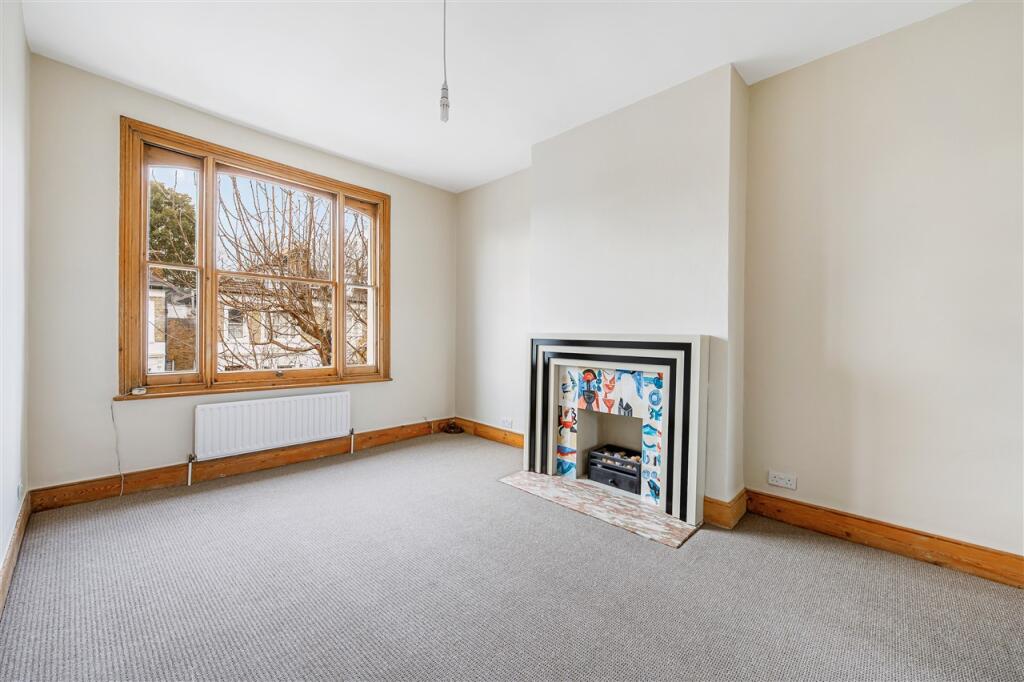 2 bed Annexe for rent in Hammersmith. From Kerr and Co - Shepherds Bush & Hammersmith