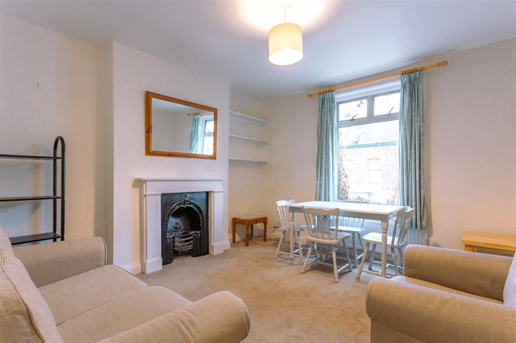 3 bed 1st Floor Flat for rent in Acton. From Kerr and Co - Shepherds Bush & Hammersmith 3 bed 1st Floor Flat for rent in Acton. From Kerr and Co - Shepherds Bush & Hammersmith