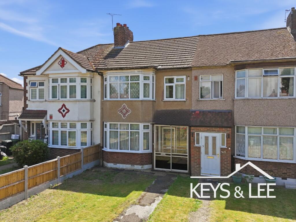 3 bed Mid Terraced House for rent in Romford. From Keys & Lee - Romford