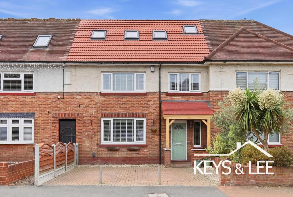 5 bed Mid Terraced House for rent in Romford. From Keys & Lee - Romford
