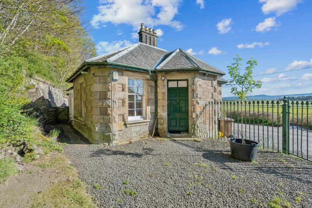3 bed Cottage for rent in Bridge of Allan. From Clyde Property - Stirling - Lettings