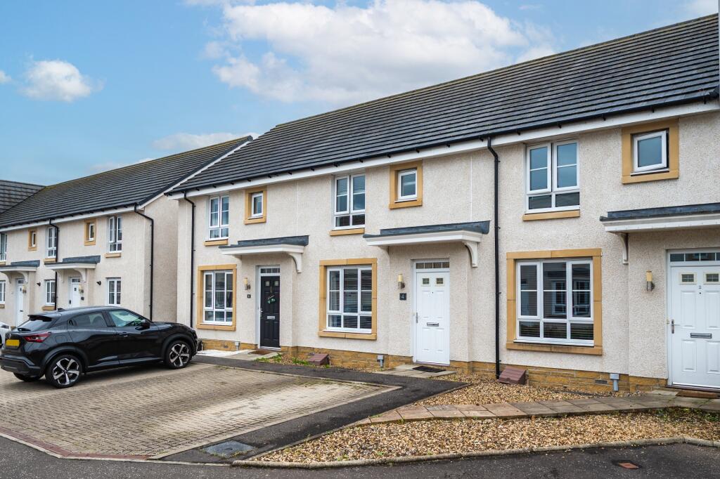 3 bed Mid Terraced House for rent in Kinlochard. From Clyde Property - Stirling - Lettings