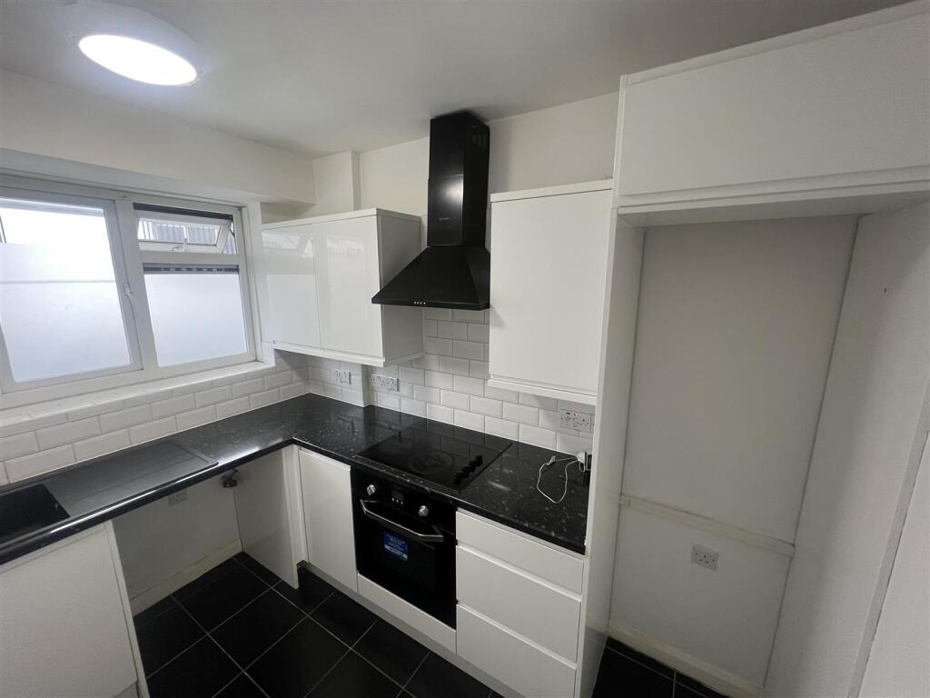 4 bed Studio for rent in Bethnal Green. From Kings Group - Bethnal Green