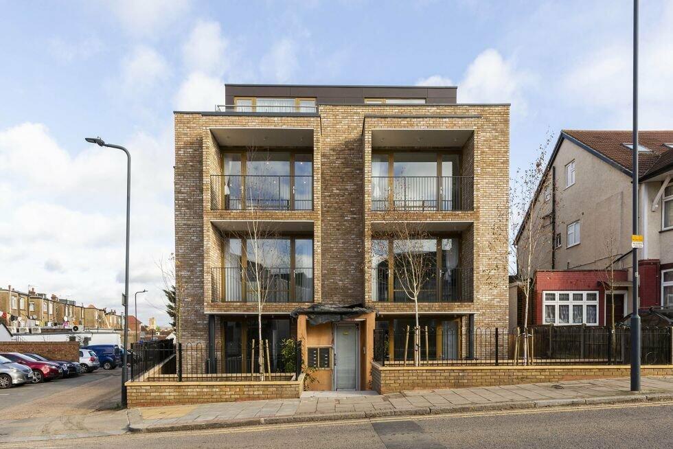 2 bed Flat for rent in Kenton. From Black katz - West Hampstead