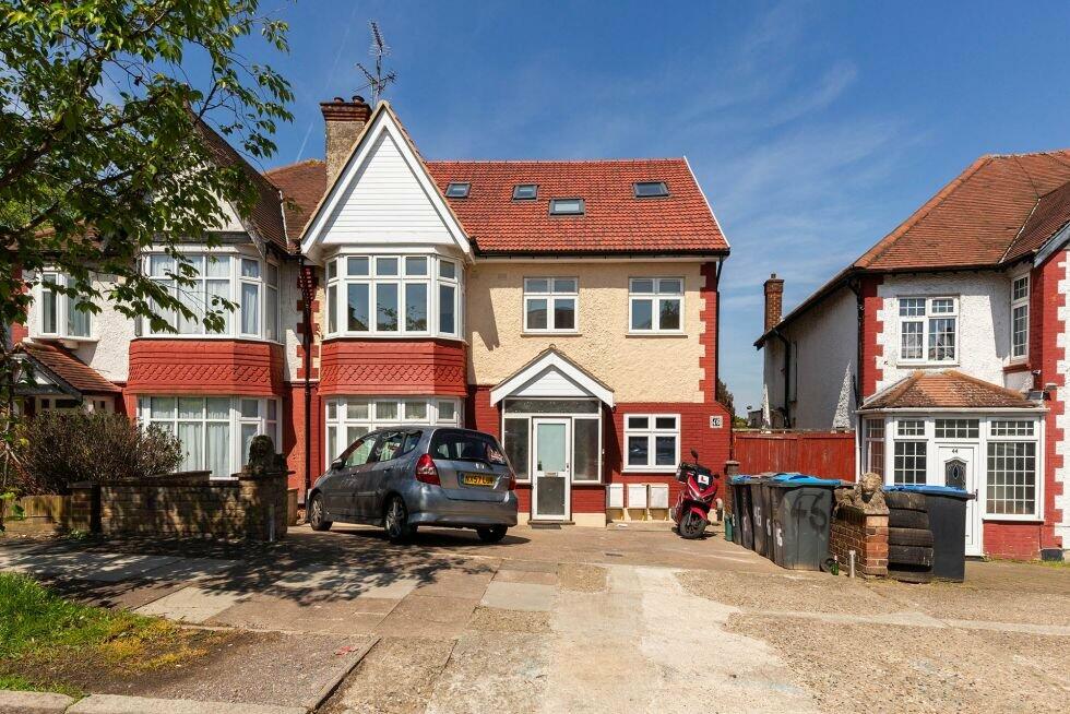 3 bed Flat for rent in Wembley. From Black katz - West Hampstead